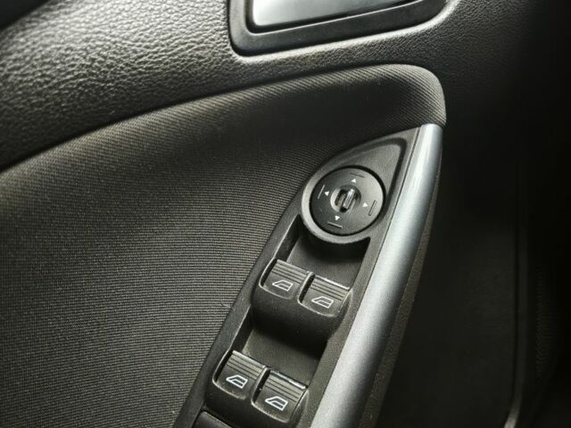 Черный Форд Фокус, объемом двигателя 1.6 л и пробегом 325 тыс. км за 7000 $, фото 6 на Automoto.ua