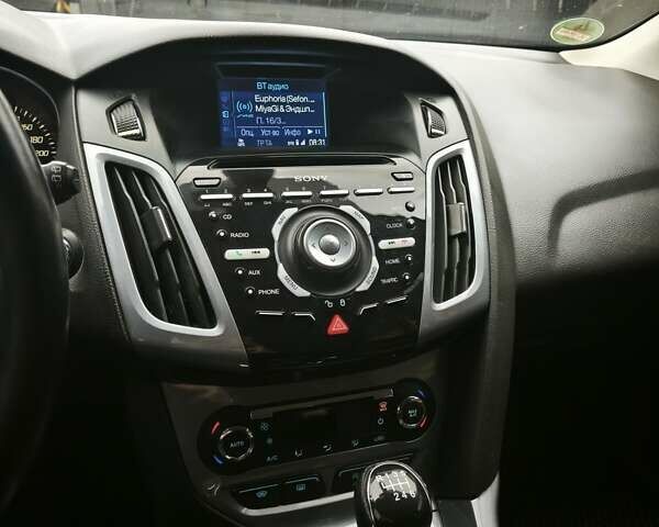 Черный Форд Фокус, объемом двигателя 1.6 л и пробегом 325 тыс. км за 7000 $, фото 15 на Automoto.ua