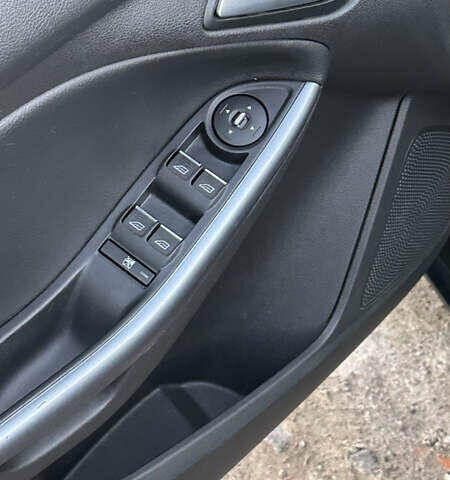 Черный Форд Фокус, объемом двигателя 2 л и пробегом 260 тыс. км за 7800 $, фото 29 на Automoto.ua