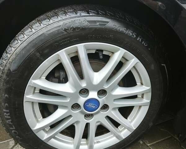 Черный Форд Фокус, объемом двигателя 1.6 л и пробегом 325 тыс. км за 7000 $, фото 10 на Automoto.ua