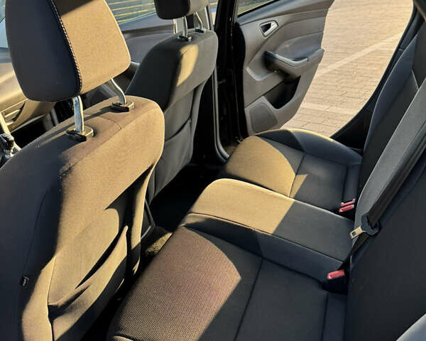 Черный Форд Фокус, объемом двигателя 1 л и пробегом 160 тыс. км за 7200 $, фото 14 на Automoto.ua