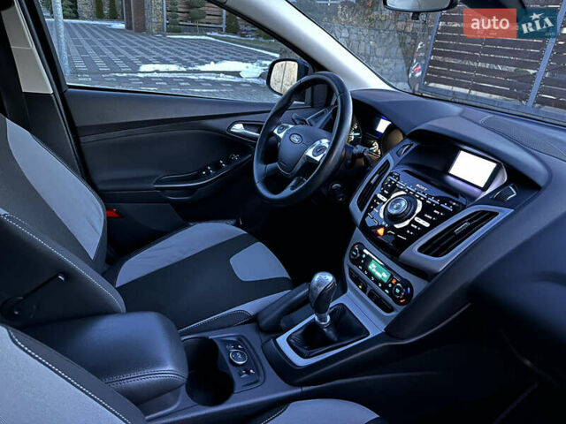 Чорний Форд Фокус, об'ємом двигуна 1.6 л та пробігом 195 тис. км за 8999 $, фото 92 на Automoto.ua