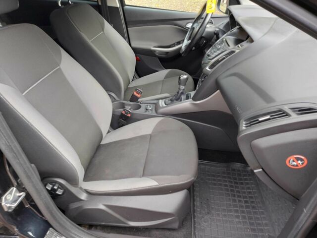 Черный Форд Фокус, объемом двигателя 1.6 л и пробегом 170 тыс. км за 7300 $, фото 16 на Automoto.ua