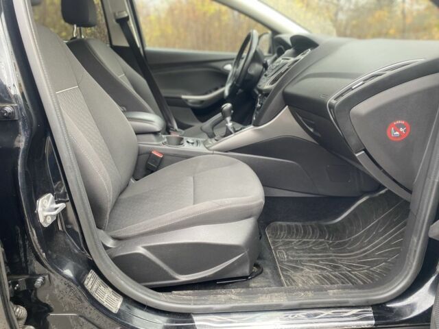 Черный Форд Фокус, объемом двигателя 1.6 л и пробегом 231 тыс. км за 8300 $, фото 13 на Automoto.ua