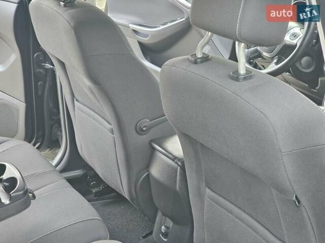 Черный Форд Фокус, объемом двигателя 1.6 л и пробегом 231 тыс. км за 8999 $, фото 67 на Automoto.ua