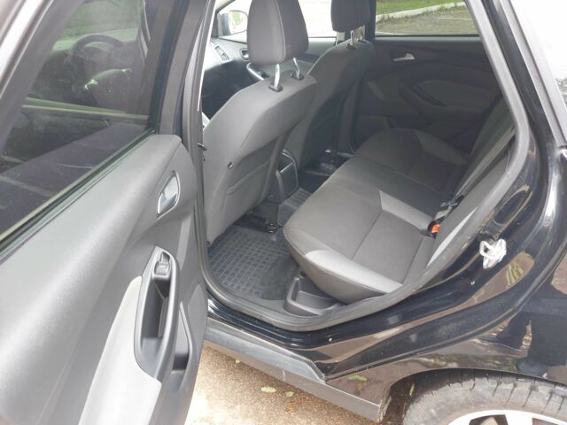 Черный Форд Фокус, объемом двигателя 1.6 л и пробегом 170 тыс. км за 7300 $, фото 12 на Automoto.ua