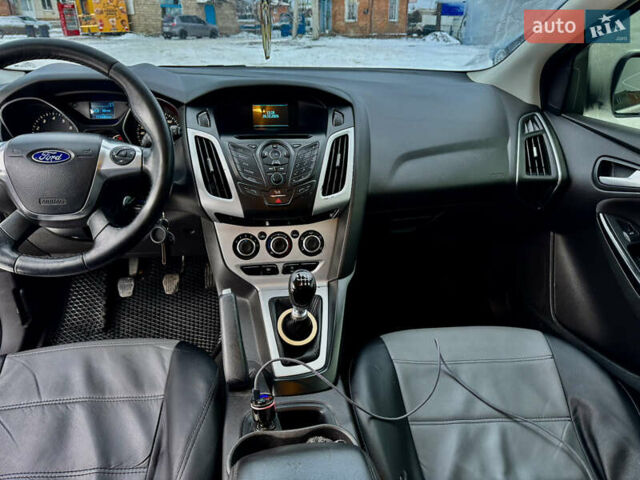 Черный Форд Фокус, объемом двигателя 1.6 л и пробегом 271 тыс. км за 8000 $, фото 10 на Automoto.ua