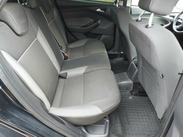 Черный Форд Фокус, объемом двигателя 1.6 л и пробегом 170 тыс. км за 7300 $, фото 15 на Automoto.ua