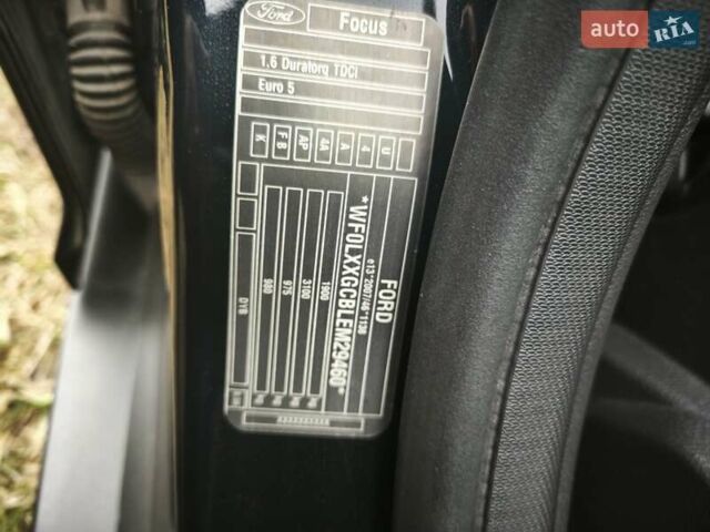Черный Форд Фокус, объемом двигателя 1.6 л и пробегом 325 тыс. км за 7000 $, фото 25 на Automoto.ua