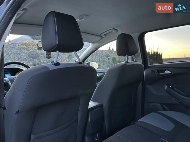 Чорний Форд Фокус, об'ємом двигуна 1.6 л та пробігом 195 тис. км за 8999 $, фото 78 на Automoto.ua