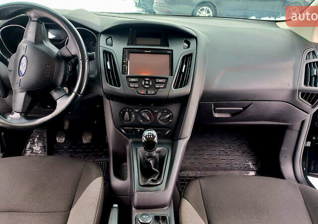 Черный Форд Фокус, объемом двигателя 2 л и пробегом 231 тыс. км за 7300 $, фото 5 на Automoto.ua