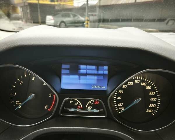 Черный Форд Фокус, объемом двигателя 1.6 л и пробегом 325 тыс. км за 7000 $, фото 16 на Automoto.ua