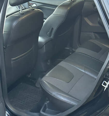 Черный Форд Фокус, объемом двигателя 2 л и пробегом 260 тыс. км за 7800 $, фото 25 на Automoto.ua