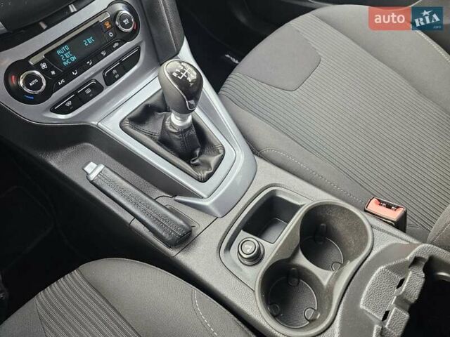 Черный Форд Фокус, объемом двигателя 1.6 л и пробегом 231 тыс. км за 8999 $, фото 89 на Automoto.ua