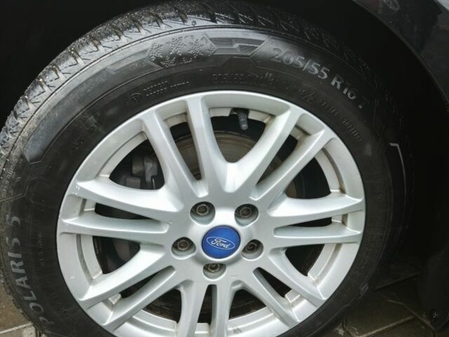 Черный Форд Фокус, объемом двигателя 1.6 л и пробегом 325 тыс. км за 7000 $, фото 4 на Automoto.ua