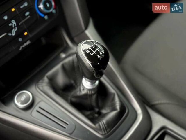 Черный Форд Фокус, объемом двигателя 1.56 л и пробегом 250 тыс. км за 8700 $, фото 27 на Automoto.ua