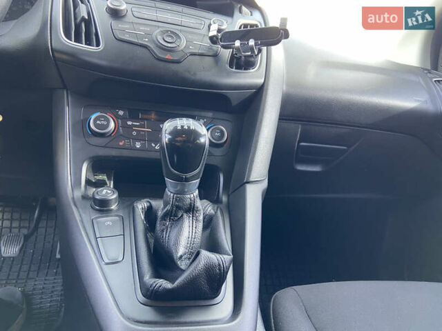 Чорний Форд Фокус, об'ємом двигуна 1 л та пробігом 190 тис. км за 7300 $, фото 20 на Automoto.ua