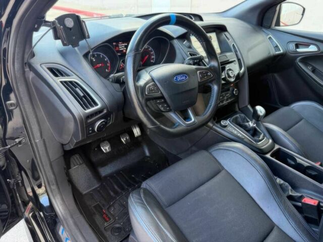 Черный Форд Фокус, объемом двигателя 2.3 л и пробегом 70 тыс. км за 3900 $, фото 8 на Automoto.ua