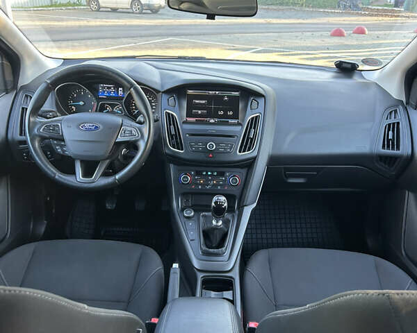 Черный Форд Фокус, объемом двигателя 1.5 л и пробегом 275 тыс. км за 10200 $, фото 22 на Automoto.ua