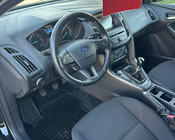 Черный Форд Фокус, объемом двигателя 1.5 л и пробегом 275 тыс. км за 10200 $, фото 5 на Automoto.ua