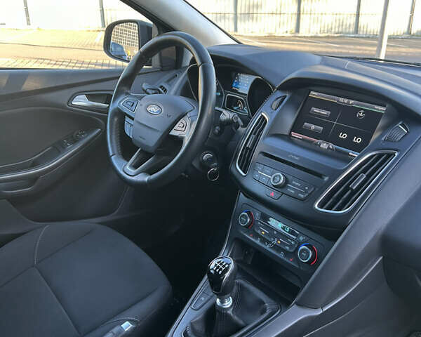 Черный Форд Фокус, объемом двигателя 1.5 л и пробегом 275 тыс. км за 10200 $, фото 21 на Automoto.ua