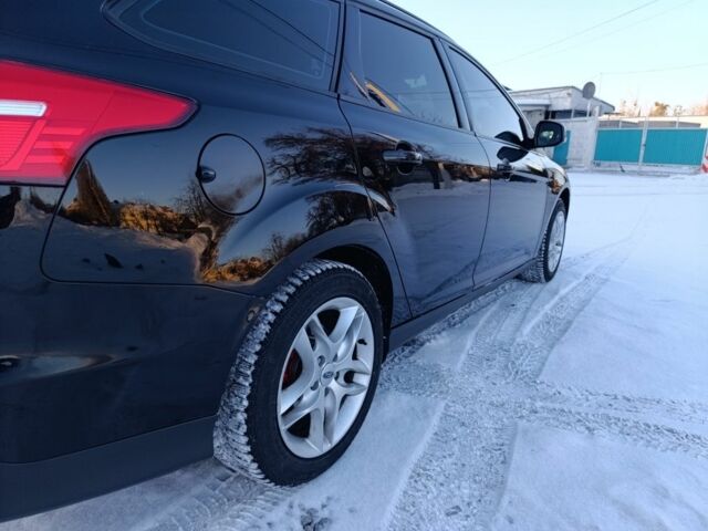 Черный Форд Фокус, объемом двигателя 1.5 л и пробегом 236 тыс. км за 8300 $, фото 2 на Automoto.ua