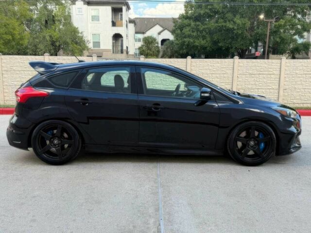 Черный Форд Фокус, объемом двигателя 2.3 л и пробегом 70 тыс. км за 3900 $, фото 3 на Automoto.ua