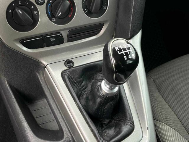 Черный Форд Фокус, объемом двигателя 2.5 л и пробегом 263 тыс. км за 5880 $, фото 17 на Automoto.ua