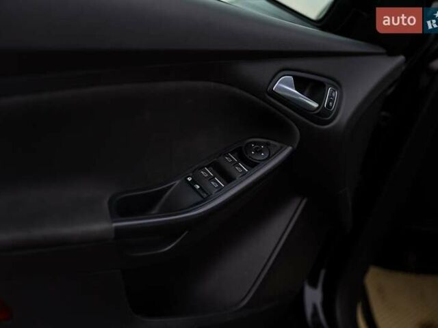 Чорний Форд Фокус, об'ємом двигуна 1.5 л та пробігом 295 тис. км за 9100 $, фото 8 на Automoto.ua