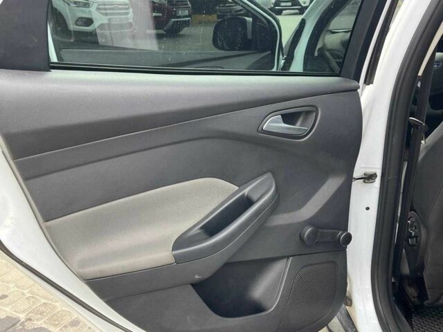 Черный Форд Фокус, объемом двигателя 2.5 л и пробегом 263 тыс. км за 5880 $, фото 23 на Automoto.ua