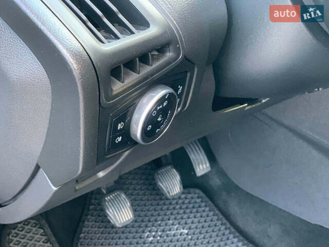 Чорний Форд Фокус, об'ємом двигуна 1.5 л та пробігом 248 тис. км за 7500 $, фото 22 на Automoto.ua