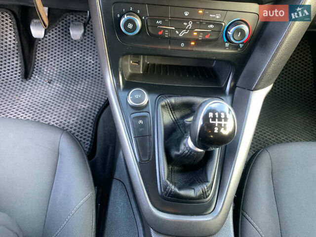 Чорний Форд Фокус, об'ємом двигуна 1.5 л та пробігом 248 тис. км за 7500 $, фото 30 на Automoto.ua