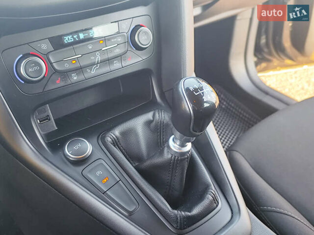 Черный Форд Фокус, объемом двигателя 1.5 л и пробегом 220 тыс. км за 9800 $, фото 41 на Automoto.ua