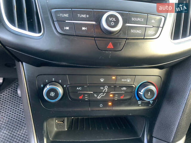 Чорний Форд Фокус, об'ємом двигуна 1.5 л та пробігом 248 тис. км за 7500 $, фото 29 на Automoto.ua