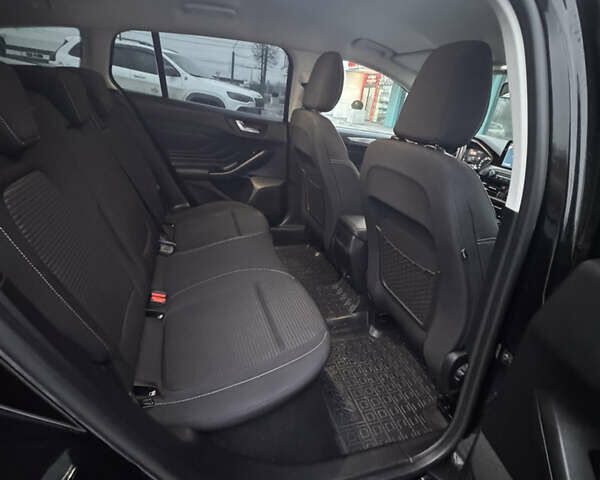 Черный Форд Фокус, объемом двигателя 1.5 л и пробегом 173 тыс. км за 13800 $, фото 21 на Automoto.ua