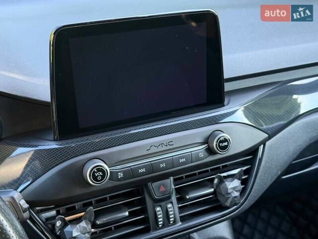 Черный Форд Фокус, объемом двигателя 2 л и пробегом 243 тыс. км за 13799 $, фото 27 на Automoto.ua