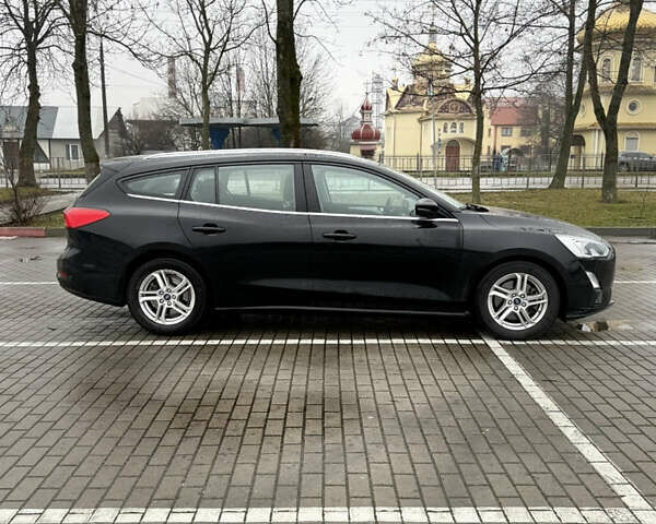 Черный Форд Фокус, объемом двигателя 1.5 л и пробегом 104 тыс. км за 11950 $, фото 6 на Automoto.ua