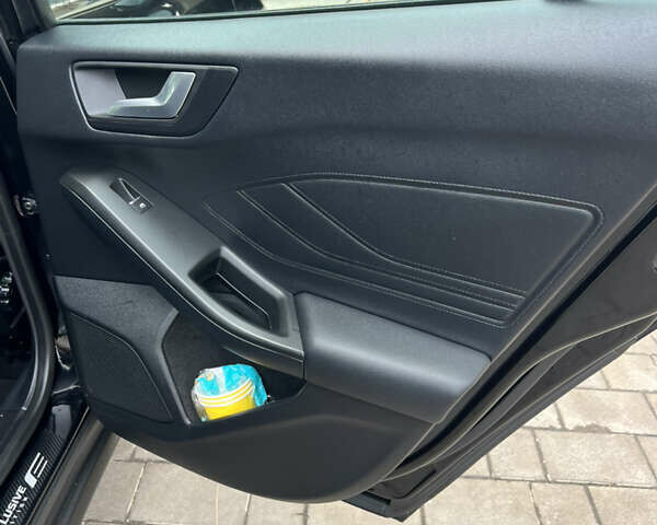 Черный Форд Фокус, объемом двигателя 1.5 л и пробегом 235 тыс. км за 13300 $, фото 22 на Automoto.ua