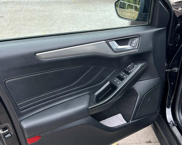 Черный Форд Фокус, объемом двигателя 1.5 л и пробегом 235 тыс. км за 13300 $, фото 18 на Automoto.ua