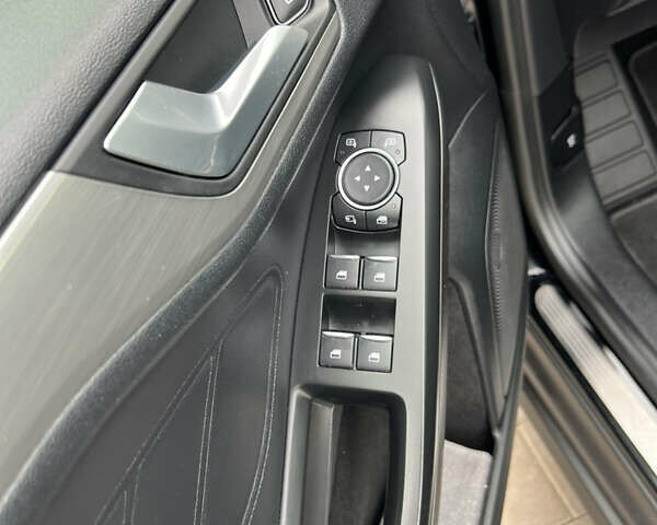 Черный Форд Фокус, объемом двигателя 1.5 л и пробегом 235 тыс. км за 13300 $, фото 31 на Automoto.ua