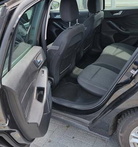 Черный Форд Фокус, объемом двигателя 1.5 л и пробегом 202 тыс. км за 11000 $, фото 4 на Automoto.ua