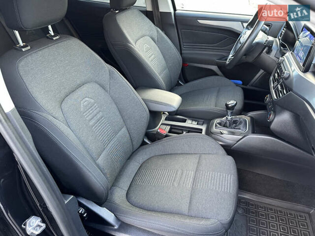 Черный Форд Фокус, объемом двигателя 1.5 л и пробегом 158 тыс. км за 15500 $, фото 14 на Automoto.ua