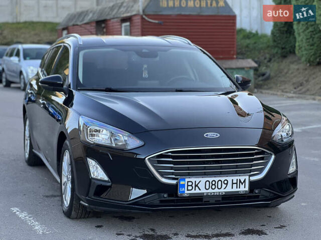 Чорний Форд Фокус, об'ємом двигуна 2 л та пробігом 151 тис. км за 12999 $, фото 3 на Automoto.ua