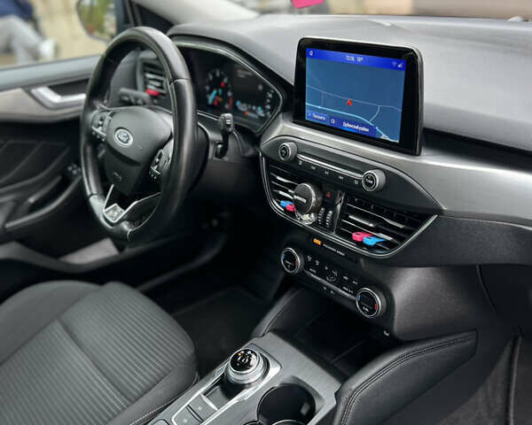 Черный Форд Фокус, объемом двигателя 1.5 л и пробегом 235 тыс. км за 13300 $, фото 27 на Automoto.ua