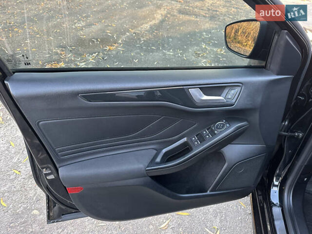 Черный Форд Фокус, объемом двигателя 1.5 л и пробегом 174 тыс. км за 14550 $, фото 59 на Automoto.ua