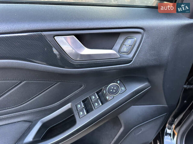 Черный Форд Фокус, объемом двигателя 1.5 л и пробегом 174 тыс. км за 14550 $, фото 57 на Automoto.ua