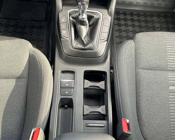 Черный Форд Фокус, объемом двигателя 1.5 л и пробегом 158 тыс. км за 15500 $, фото 83 на Automoto.ua