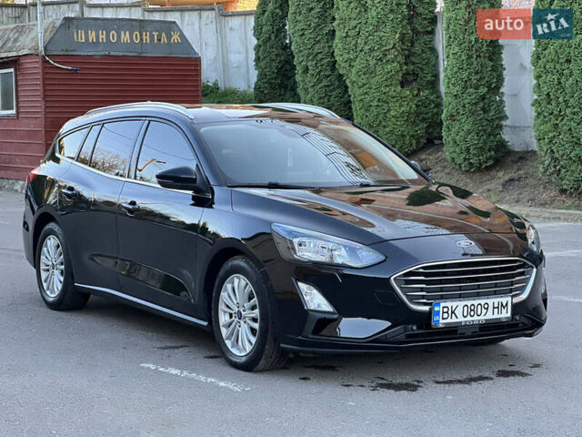 Чорний Форд Фокус, об'ємом двигуна 2 л та пробігом 151 тис. км за 12999 $, фото 4 на Automoto.ua