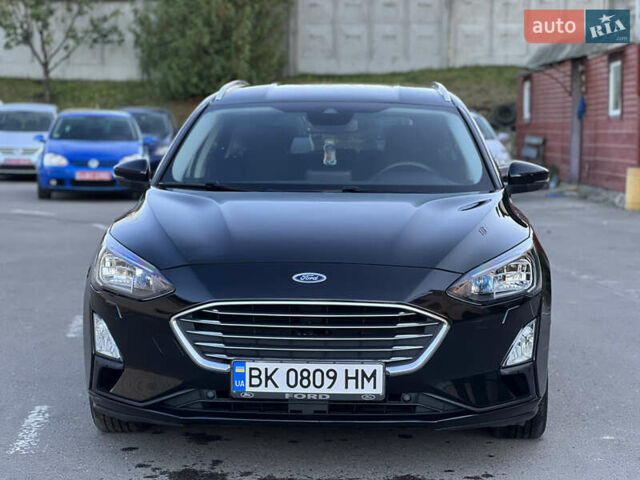 Чорний Форд Фокус, об'ємом двигуна 2 л та пробігом 151 тис. км за 12999 $, фото 2 на Automoto.ua
