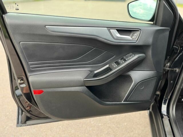 Черный Форд Фокус, объемом двигателя 1.5 л и пробегом 156 тыс. км за 14999 $, фото 15 на Automoto.ua